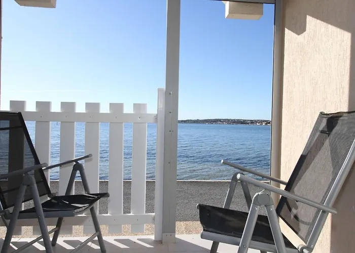 T2 Lumineux Renove Avec Vue Etang, Clim, Parking, Wifi - Fr-1-553-205 Balaruc-les-Bains